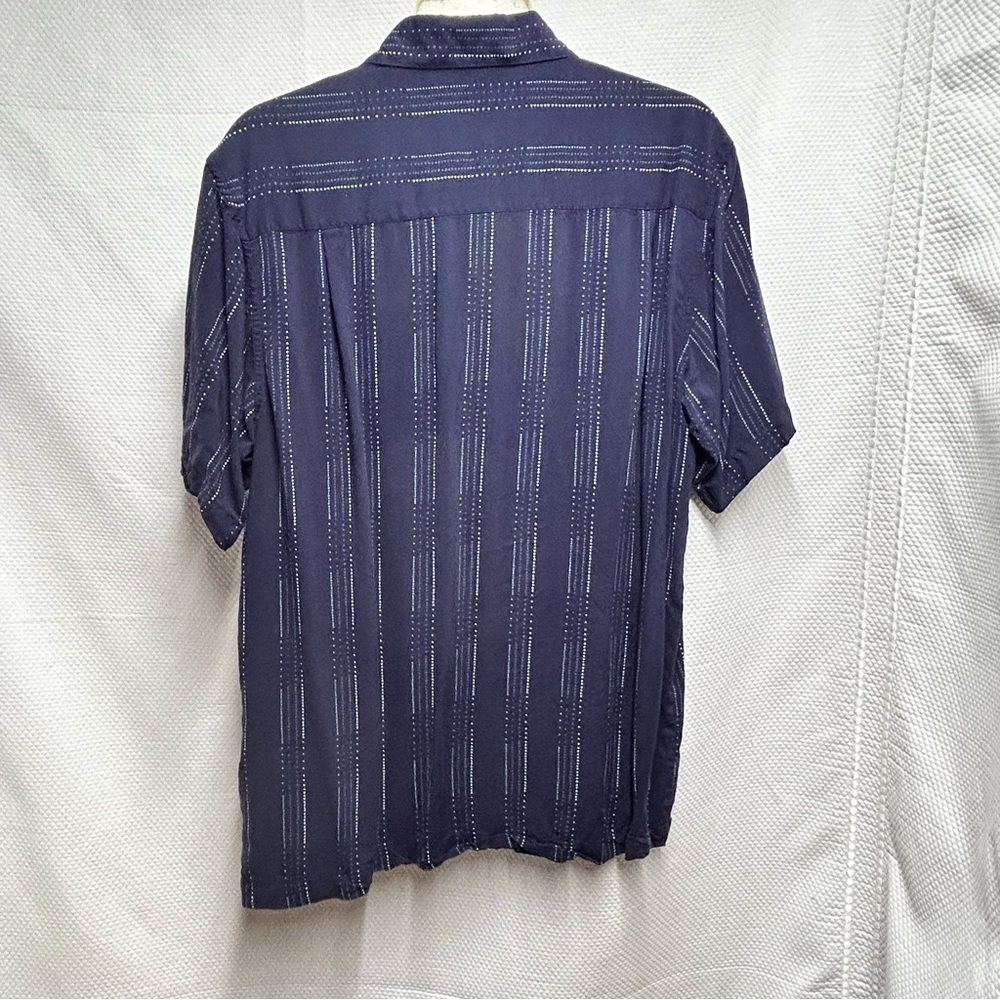 Blue Casual Button Down Shirt with Subtle‎ Stripes Medium - Picture 2 of 5